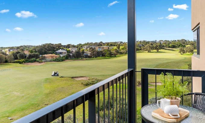 Fingal Apartment | Fairway Views – Moonah Apartment 23 & 24