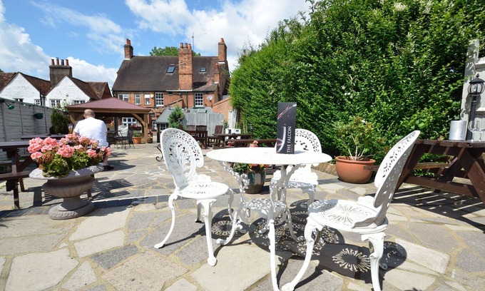 Denham Bed & Breakfast | Falcon Inn