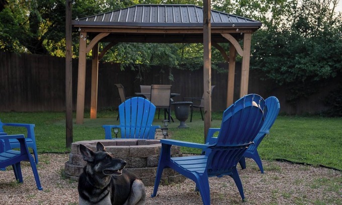 Bentonville House | Fall Bentonville Getaway Hot Tub MTB Trails Dog Friendly