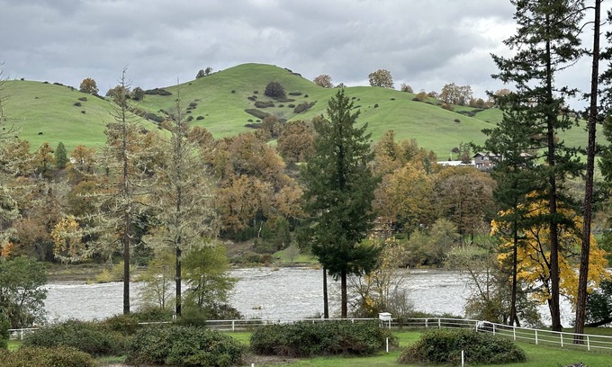 Roseburg House | Fall discounted rate: 10% off! Perfect for Family Gatherings!