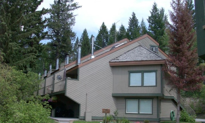 East Kootenay Resort | Fall Getaway - Price Drop 159 Nt! Akiskinook Beach Resort - 1 Br Condo - Rec Center with Indoor Pool, Hot Tub, Squash, Tennis, Pickle Ball