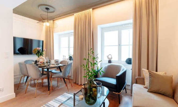Old Town Apartment | Fall in love with the beautiful Old Town of Warsaw