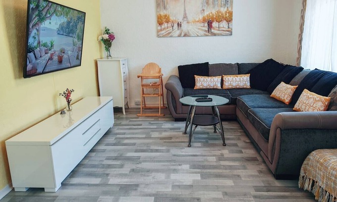 Baglan House | Family and pet-friendly flat near beach and countryside
