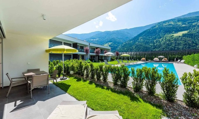 Plaus House | Family apartment with pool view