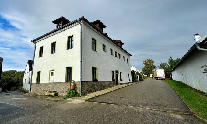 Mojne Apartment | Family Apartments Černice
