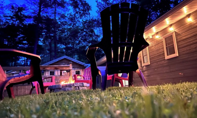 Lambton Shores Cottage | Family Cottage | Games Room | Soft Tub | Bonfire
