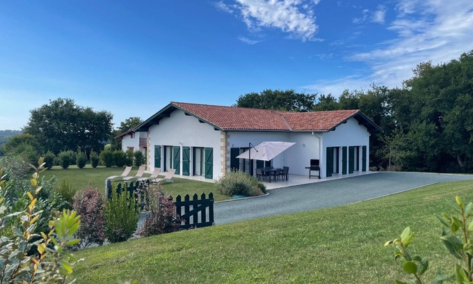 Ahetze House | Family country house near the beach