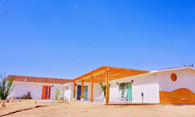 Twentynine Palms House | ☆ Family Friendly ☆ Incredible Views and Privacy ☆Pool☆Hot Tub☆Games Galore☆