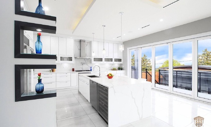 Burnaby Apartment | Family Friendly 4 Bed Rooms house The Chateau - ST No. 00177094