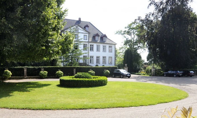 Melle Apartment | Family-friendly apartment in historic countryside manor estate (18th Century)