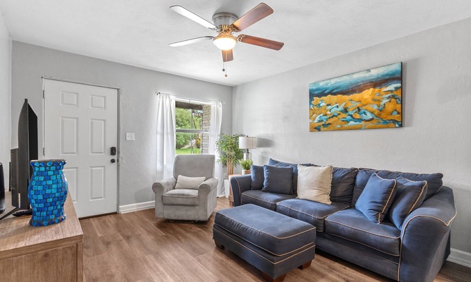 Winter Haven House | Family-Friendly Haven near Downtown - Fast Wifi