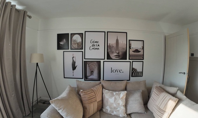 Abbey Apartment | Family friendly luxury Wimbledon 2 bedroom apartment, off the broadway!