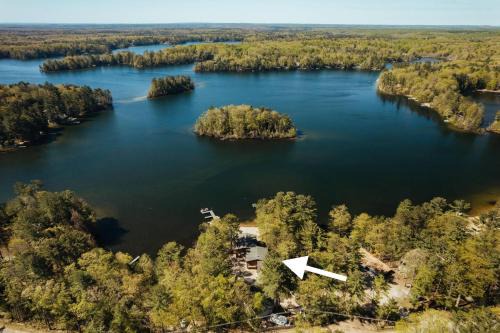 Mayfield House | Family Friendly-Pontoon & SUP Rentals-Sandy Beach!