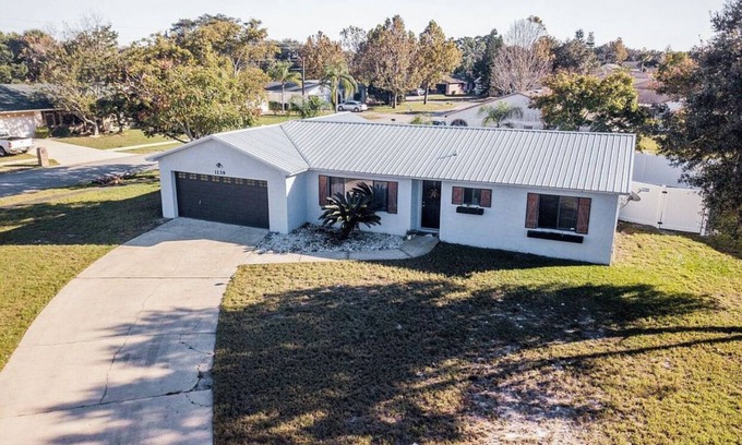 Winter Woods House | Family-friendly Poolside Paradise 4bd/2bth