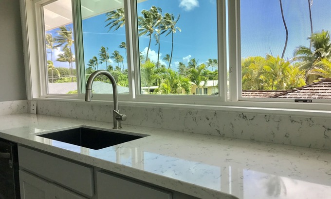 Kalama Tract Apartment | Family friendly Quiet Kailua Beachside lane, steps to lane private beach access
