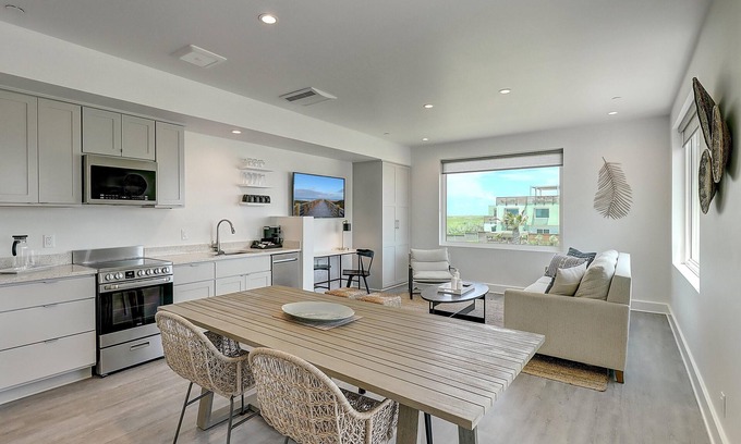 Corpus Christi Condo | Family Friendly Condo w/Gulf Views-Private Walkable Beach Access, Pool Onsite!