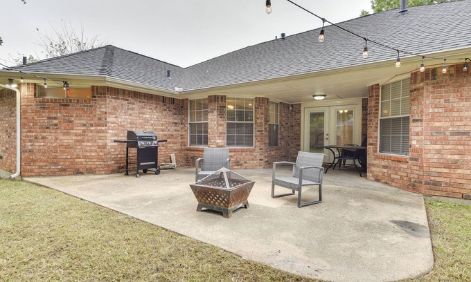 Waxahachie House | Family-Friendly Waxahachie Home w/ Patio & Yard!