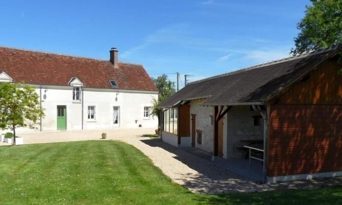 Vicq-sur-Nahon Cottage | Family & Friends Retreat: Near Loire Castles, ZooParc de Beauval, Spacious Garden, Sleeps 12