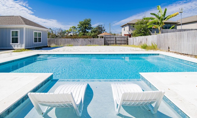 Ono Island House | Family Fun Awaits: The Sweet & Salty Coastal-Casual Haven with Inviting Pool!