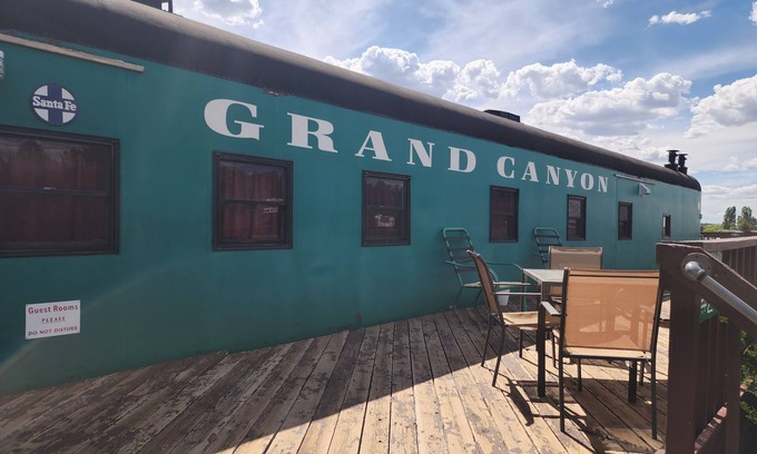 Williams Cabin | Family Fun Railcar #3 Sleeps Four!