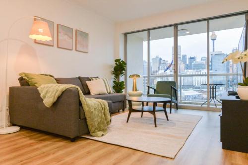 Darling Harbour Apartment | Family Harbour Escape with Harbour Views & Parking