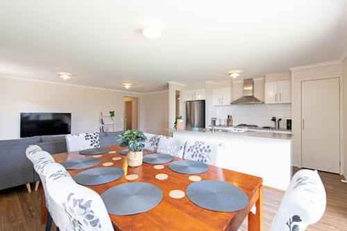 Elizabeth Downs House | Family Home for a Fiesta