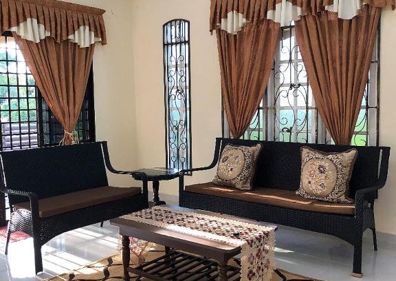 Kampung Sekati House | Family Homestay