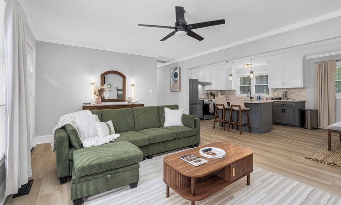Rocky Mount House | Family House! Modern Cottage