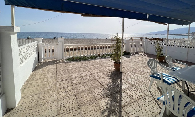 Balanegra House | Family house right in front of the beach