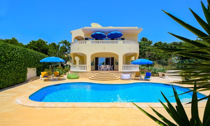 Meia Praia Villa | ❀ Family Paradise. Quiet, Golf, Countryside and Beach, Pool, Close to Everything