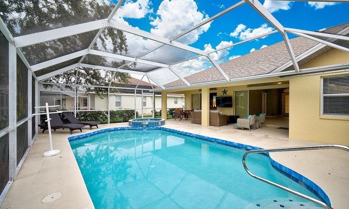 Long Meadow House | Family Paradise: Spa & Heated Pool w Outdoor TV
