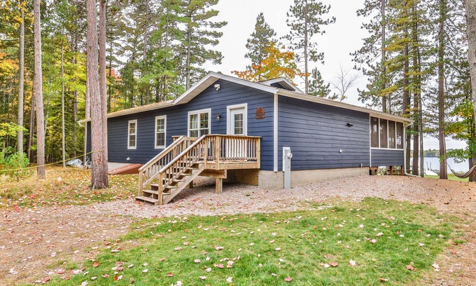 Eagle River Cottage | Family & Pet Friendly Luxury Cottage on Crystal Clear, PRIVATE Meta Lake!
