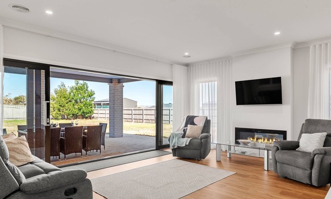 Coronet Bay House | Family retreat on ½ acre near Phillip Island — pet-friendly & modern.