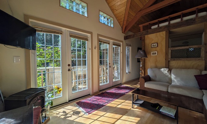Point Roberts Cottage | Famous Serenity Lodge at Lily Point