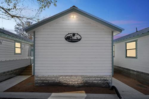 Fredericksburg House | Fancy Cabin Right on Main St!