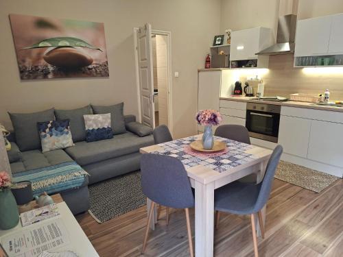 Szeged Apartment | FAND Center Apartman