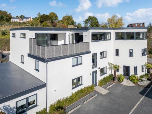 Cradley House | Fantasia - Uk46009