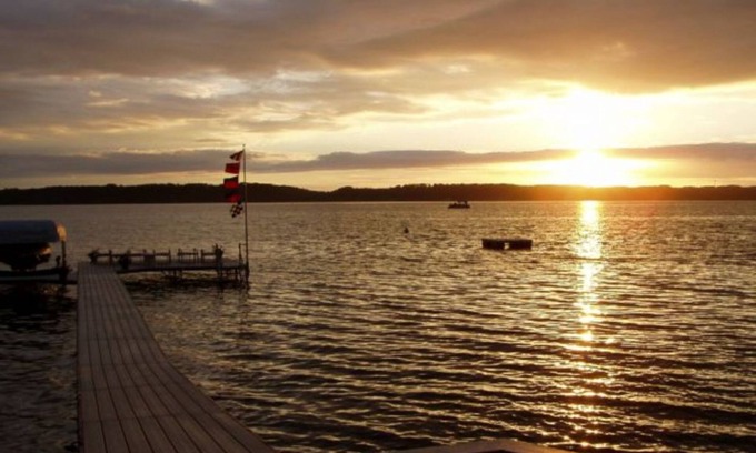 Clam River Cottage | Fantastic Torch Lake Waterfront Cottage B ~ Tennis Court ~ Kayaks And SUP's!