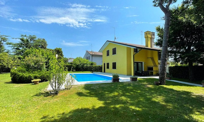 Isola Albarella Villa | Fantastic Villa with pool for 7 guests on Albarella