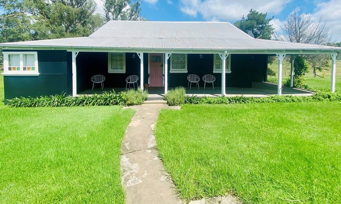 Munni House | FARM VINTAGE - Munni via Dungog -1900's farmhouse on 15 acres of serene farmland