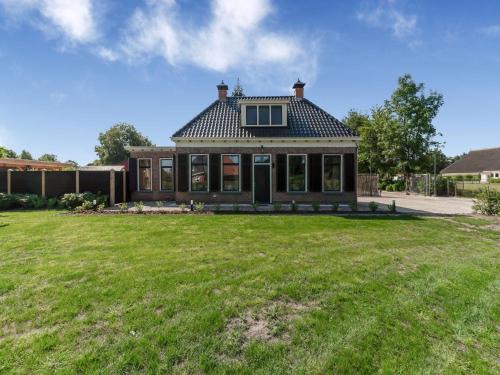 Kootstertille House | Farmhouse in Kootstertille with Bubble Bath
