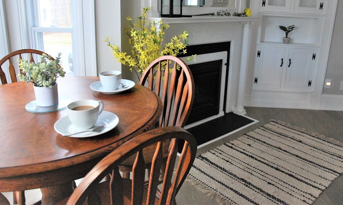 Waterville Apartment | Farmhouse Oasis + Dog Friendly + Fireplace
