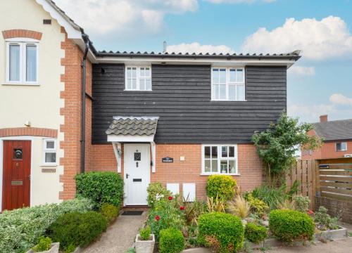 Wangford House | Farriers