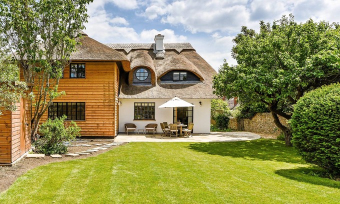 West Wittering Cottage | Farthings by inspirestays-com - a cottage with pool that sleeps 9 guests (6 adults max) in 4 bedroom