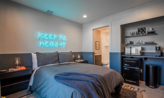 People's Freeway Condo | Fast Wifi | Dopest Studio in SLC