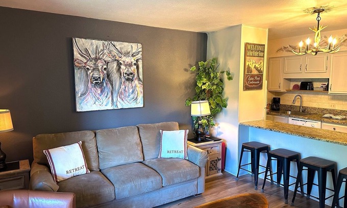 Estes Park Condo | Fawn Valley Inn: 288 1 Bedroom Condo