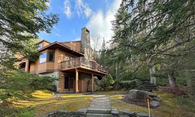 Bretton Woods House | FC43 Renovated cozy spacious cottage with AC, air hockey, wifi close to ski trails!