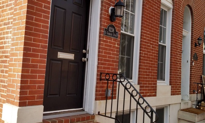 South Baltimore House | Federal Hill - Central, fully renovated townhouse. Close to restaurants and bars