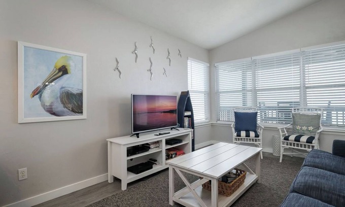 Cedar Key Condo | Fenimore Mill 2F Gulf Front, Pool, Pet Friendly!