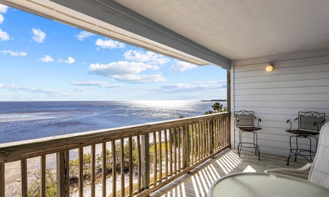 Cedar Key Condo | Fenimore Mill 6F Open Gulf View, Pet Friendly!